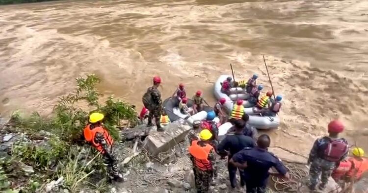 Nepal Landslide Tragedy: Bodies of Indian and Nepali Nationals Recovered as Search for Missing Buses Continues