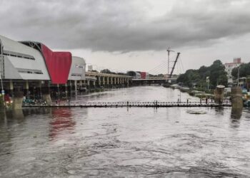 Army Deployed as Heavy Rains Cause Havoc in Pune: 3 Electrocuted, Mumbai Under Red Alert