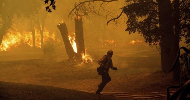 Northern California Wildfire Forces Thousands to Evacuate Amid Spreading Flames, with Continued Heat Ahead