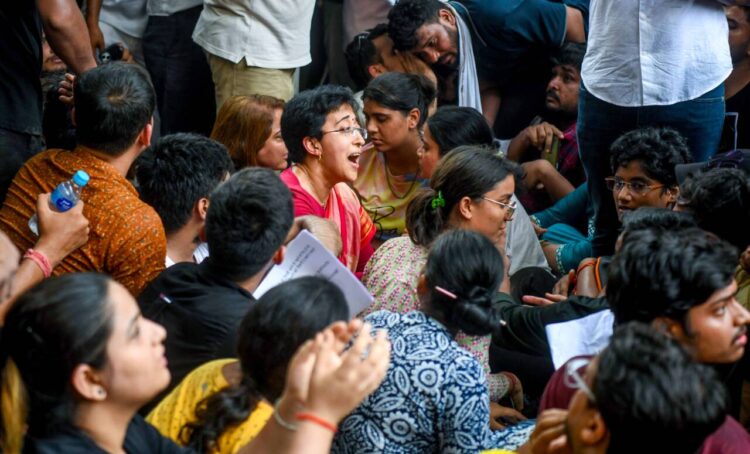 New Delhi, Jul 31: Delhi Education Minister Atishi and Delhi Mayor Shelly Oberoi reach the Old Rajinder Nagar to meet the protesting students over the death of three UPSC aspirants in the basement of an IAS coaching institute due to severe waterlogging, in New Delhi on Wednesday.