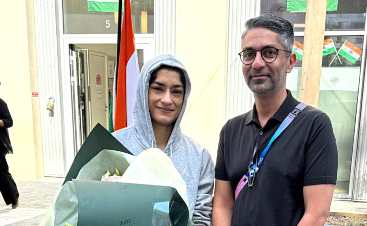 Paris, Aug 08: Olympic gold medalist Abhinav Bindra shared a photo with Indian wrestler Vinesh Phogat, who announced her retirement following her heartbreaking disqualification before the final of the women's 50kg wrestling final at the Paris Olympics, on Thursday.