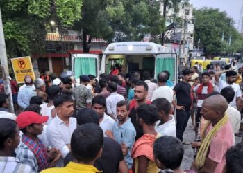 At least seven people died and nine others got injured in a stampede at Baba Siddhanath Temple in Makhdumpur, Jehanabad district, in the early hours of Monday.