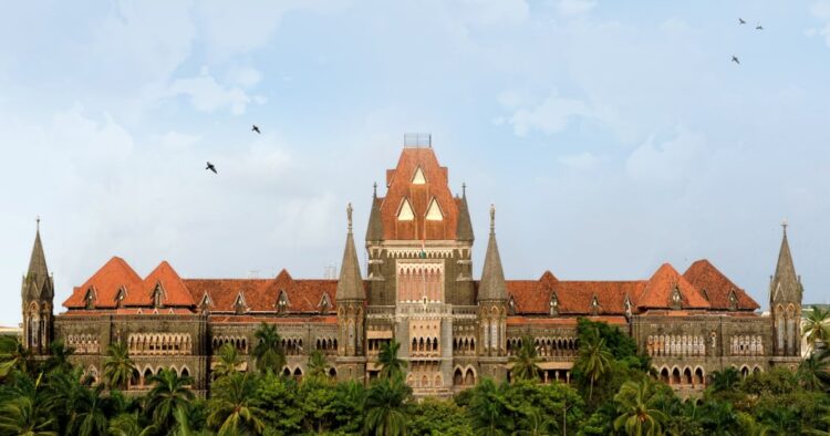 the Bombay High Court took suo motu cognizance of the sexual abuse of minor girls in Adarsh ​​Vidya Mandir School in Badlapur