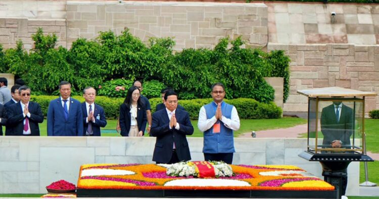 Vietnamese Prime Minister Pham Minh Chinh, who is on a three-day state visit to India, was accorded a ceremonial reception at the forecourt of Rashtrapati Bhavan in New Delhi on Thursday.