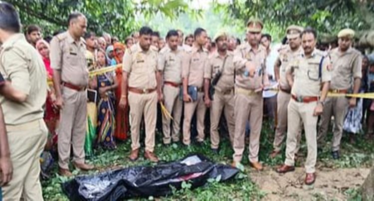 In Uttar Pradesh’s Farrukhabad district, the lifeless bodies of two minor girls were discovered hanging from a mango tree on the day of Janmashtami.