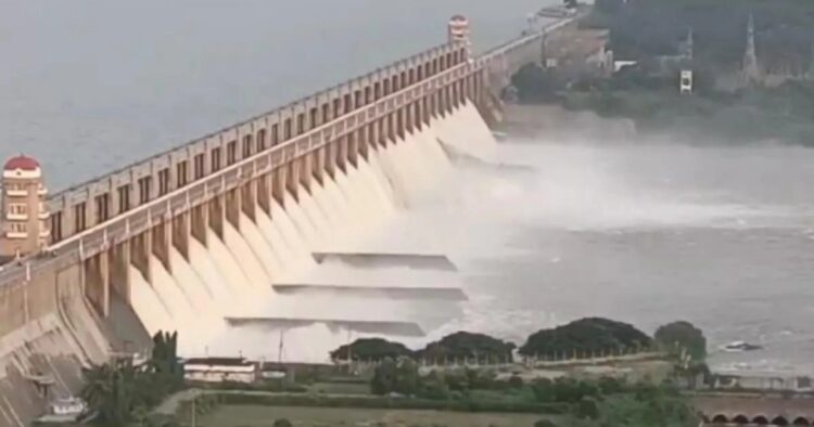 Gate Collapse at Karnataka’s Tungabhadra Dam Sparks Flood Alert Along River Krishna