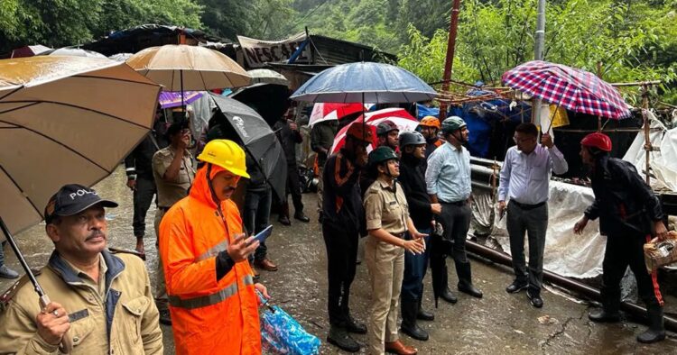 250 pilgrims stranded on Kedarnath route, heavy rain claims 11 lives in Uttarakhand