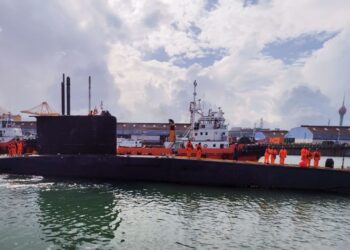 Indian Submarine INS Shalki Strengthens Maritime Security Ties with Sri Lanka During Colombo Visit