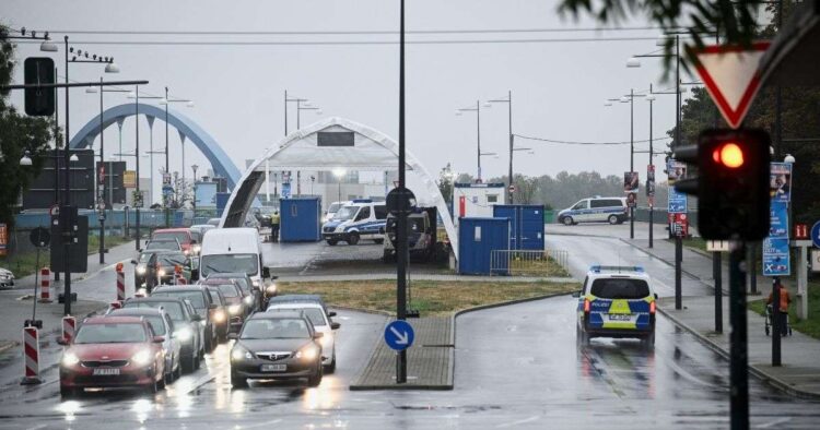 A police operation is underway after an explosion in central Cologne, according to the media reports