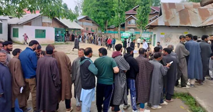 Voting for the second phase has started in the Union Territory of Jammu and Kashmir and will continue till 6 pm