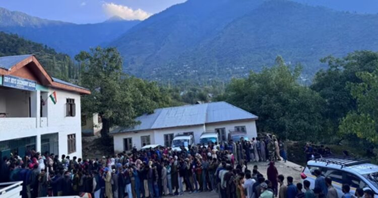 On Wednesday, the second phase of voting on 26 seats in six districts for the Jammu and Kashmir assembly elections started and will conclude at 6pm