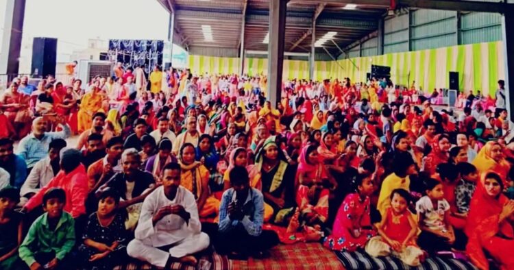 Around one hundred people hailing from 22 families have returned to Sanatan in a Ghar Wapsi ceremony held in district headquarters of Surguja, Ambikapur on Sunday