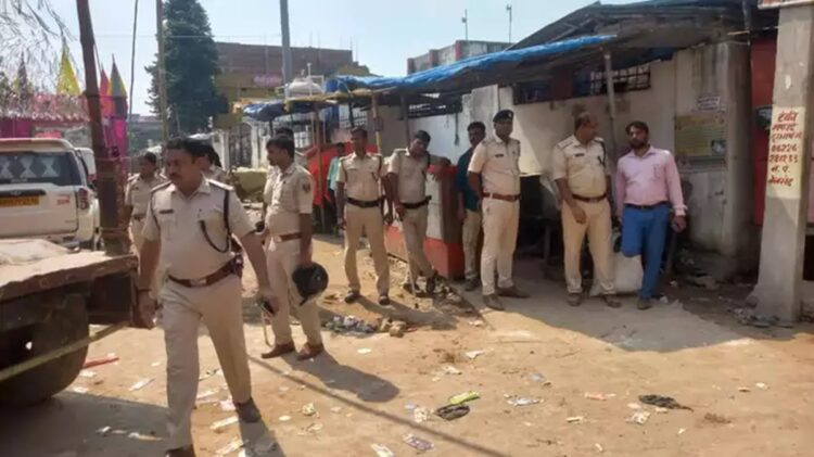 Tension arise during the immersion procession of the murti of Goddess Durga in Sitamarhi of Bihar after miscreants pelted stones on devotees late Sunday evening, injuring around ten people including police personnel