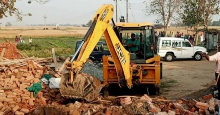 The Supreme Court has issued guidelines regarding the bulldozer action going on across the country. The bench headed by Justice BR Gavai