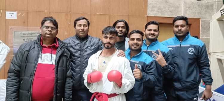 Roshan Maurya of Varanasi has won bronze medal in the All India University Karate Championship