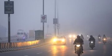 Delhiites in some areas woke up to dense fog and persistent cold weather