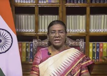 President Droupadi Murmu and Prime Minister Narendra Modi on Wednesday expressed condolences on the Prayagraj Mahakumbh accident
