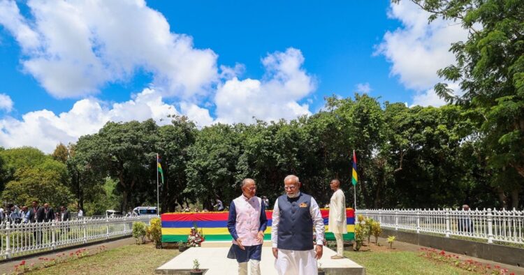 PM Modi paid homage at the Samadhis of Sir Seewoosagur Ramgoolam